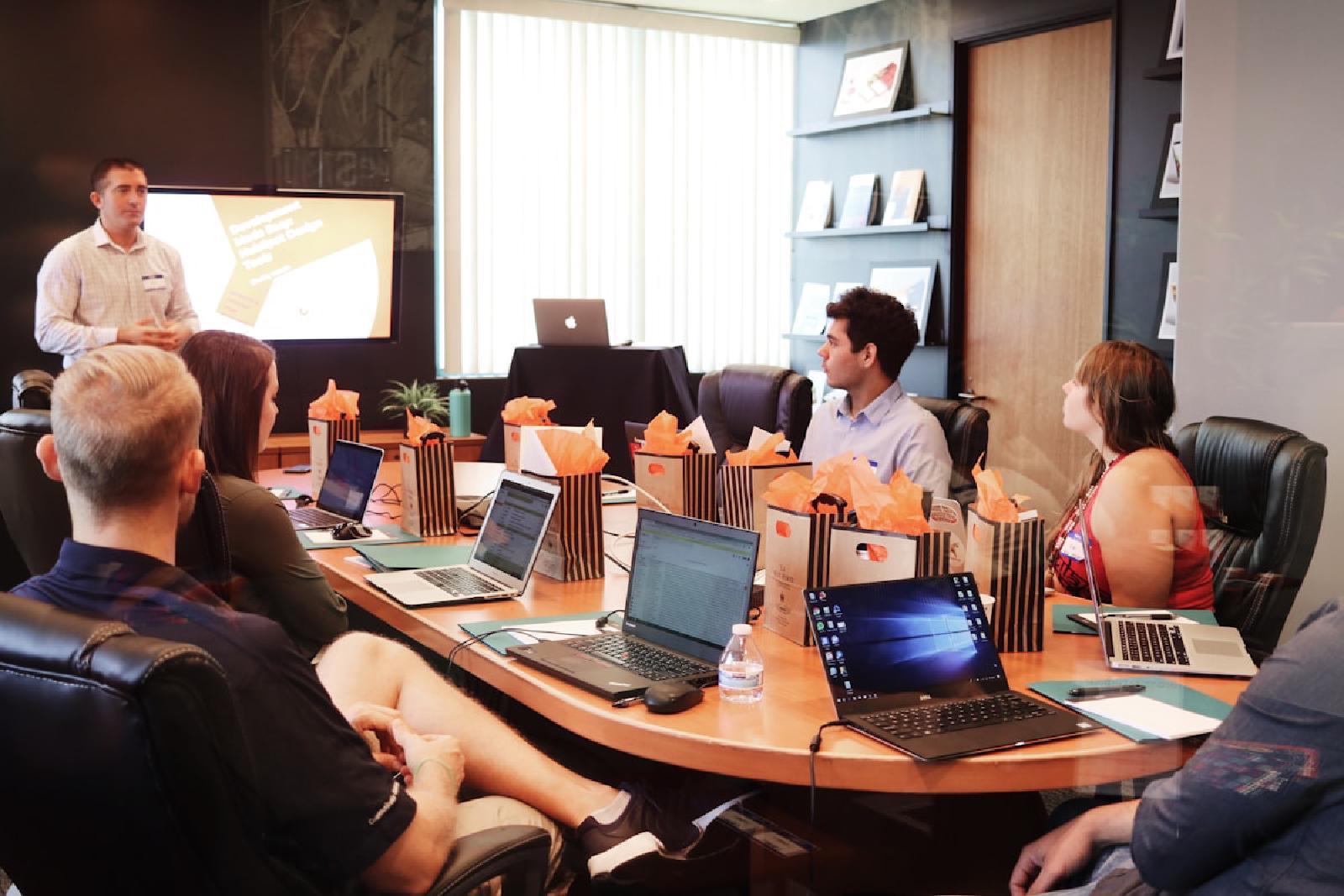 Shopify Specialist Agency vs Generalist Web Agency: Why It Matters